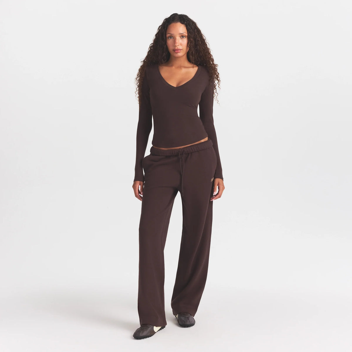 COTTON FLEECE STRAIGHT LEG PANT WITH EMBOSSED LOGO | ESPRESSO