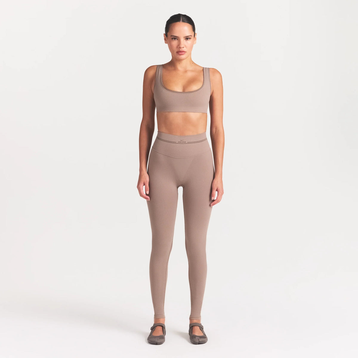 NikeSKIMS RIBBED SEAMLESS 26" LEGGING | DRIFTWOOD