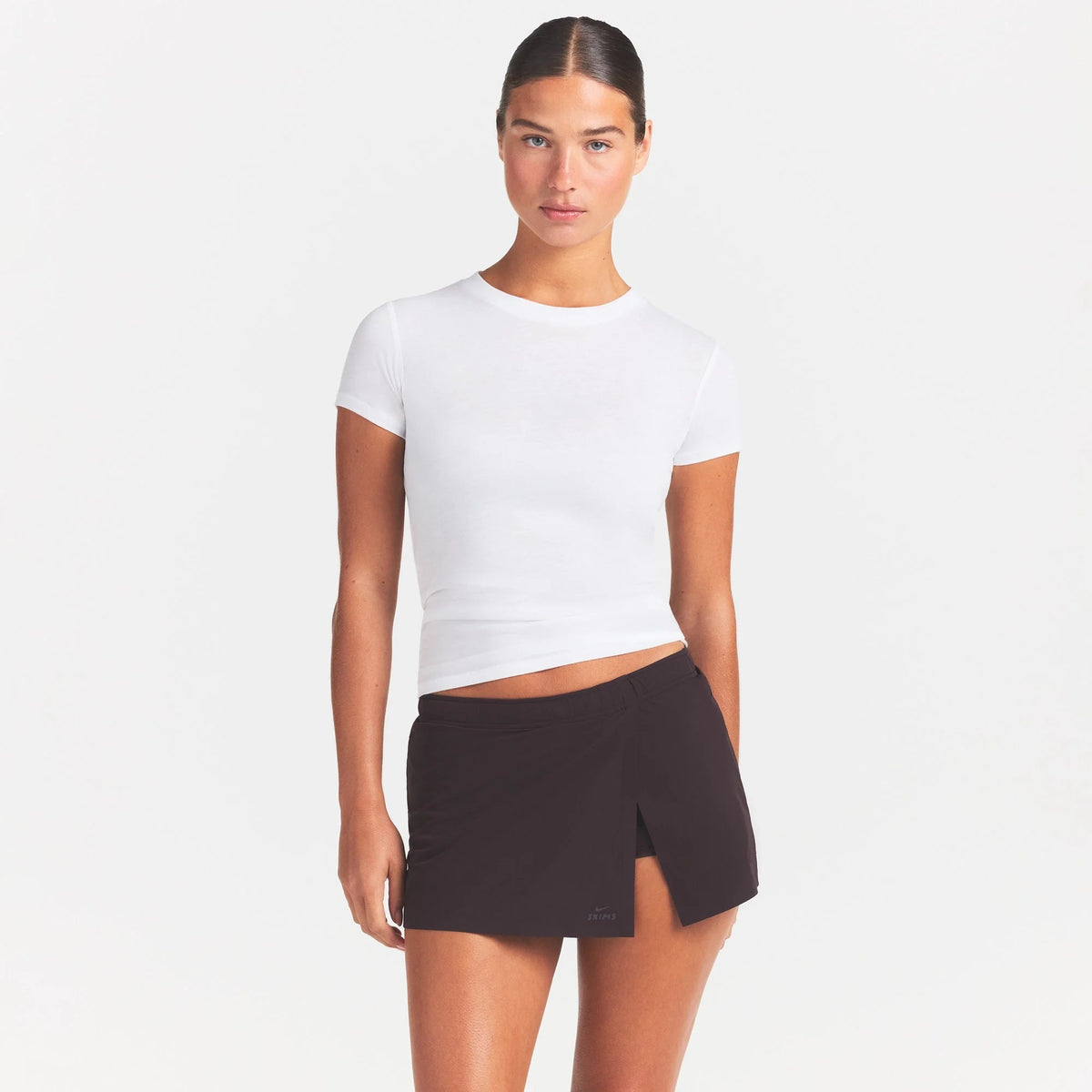 NikeSKIMS PERFORMANCE COTTON BLEND SHORT SLEEVE TOP | SNOW