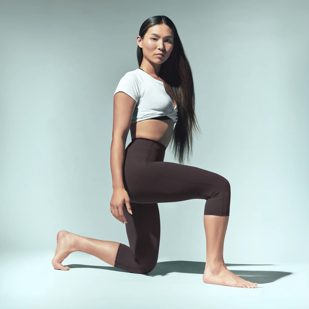 NikeSKIMS STUDIO STRETCH 17" CAPRI LEGGING | DARK ROAST