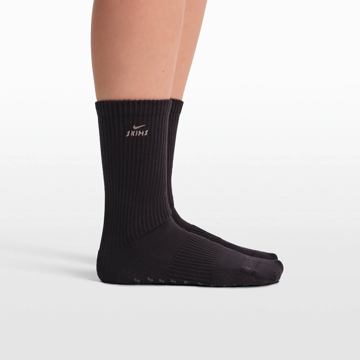NikeSKIMS ACCESSORIES DRI-FIT™ PILATES CREW SOCK | OBSIDIAN