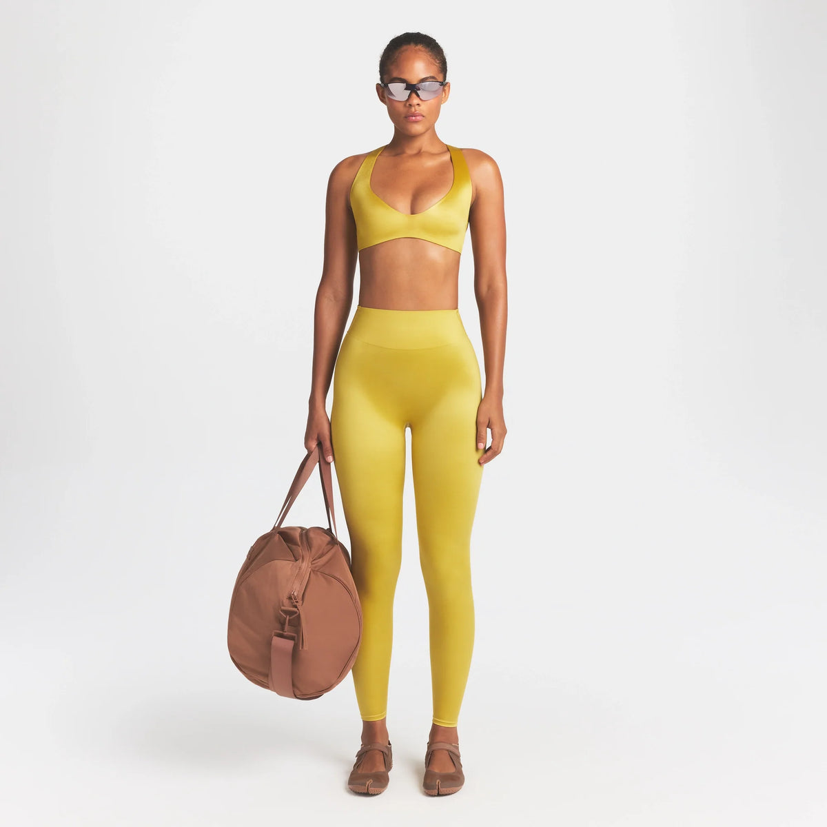 NikeSKIMS SATIN SHINE BONDED WAIST 26" LEGGING | CITRINE