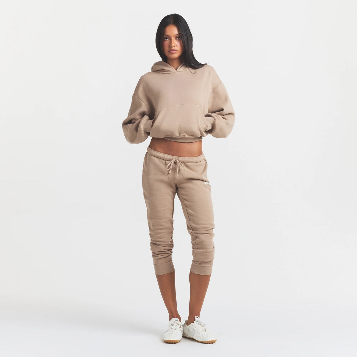 COTTON FLEECE CROPPED HOODIE WITH EMBOSSED LOGO | LATTE