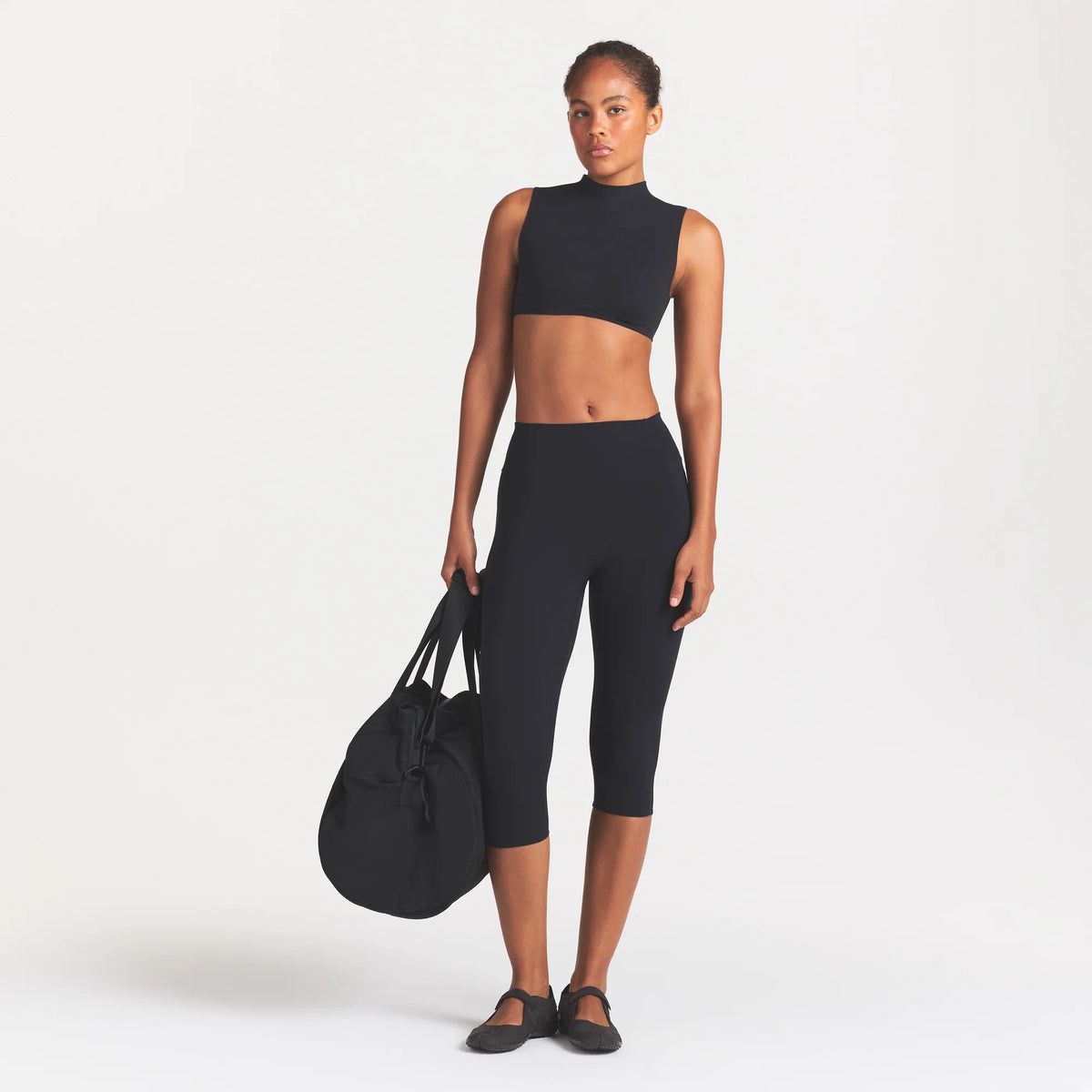 NikeSKIMS STUDIO STRETCH 17" CAPRI LEGGING | OBSIDIAN