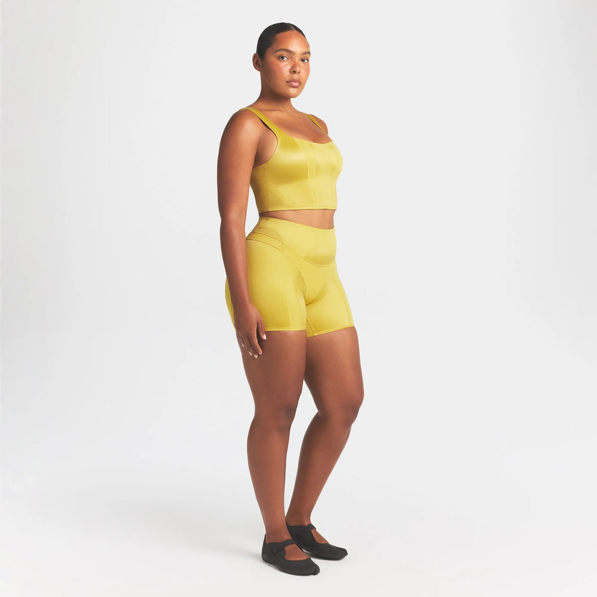 NikeSKIMS SATIN SHINE PANELED 5” BIKER SHORT | CITRINE