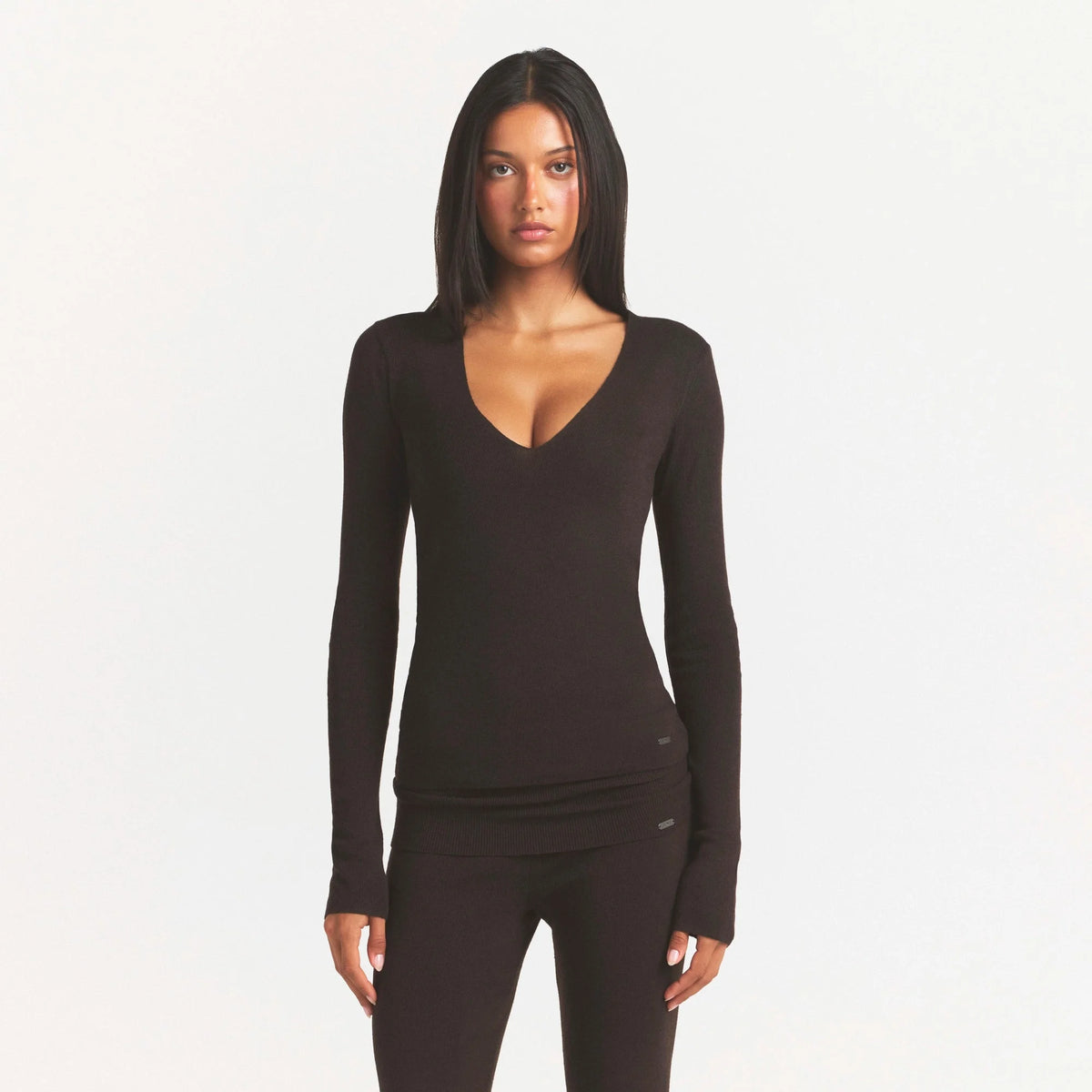 ESSENTIAL KNIT LONG SLEEVE V NECK | ESPRESSO