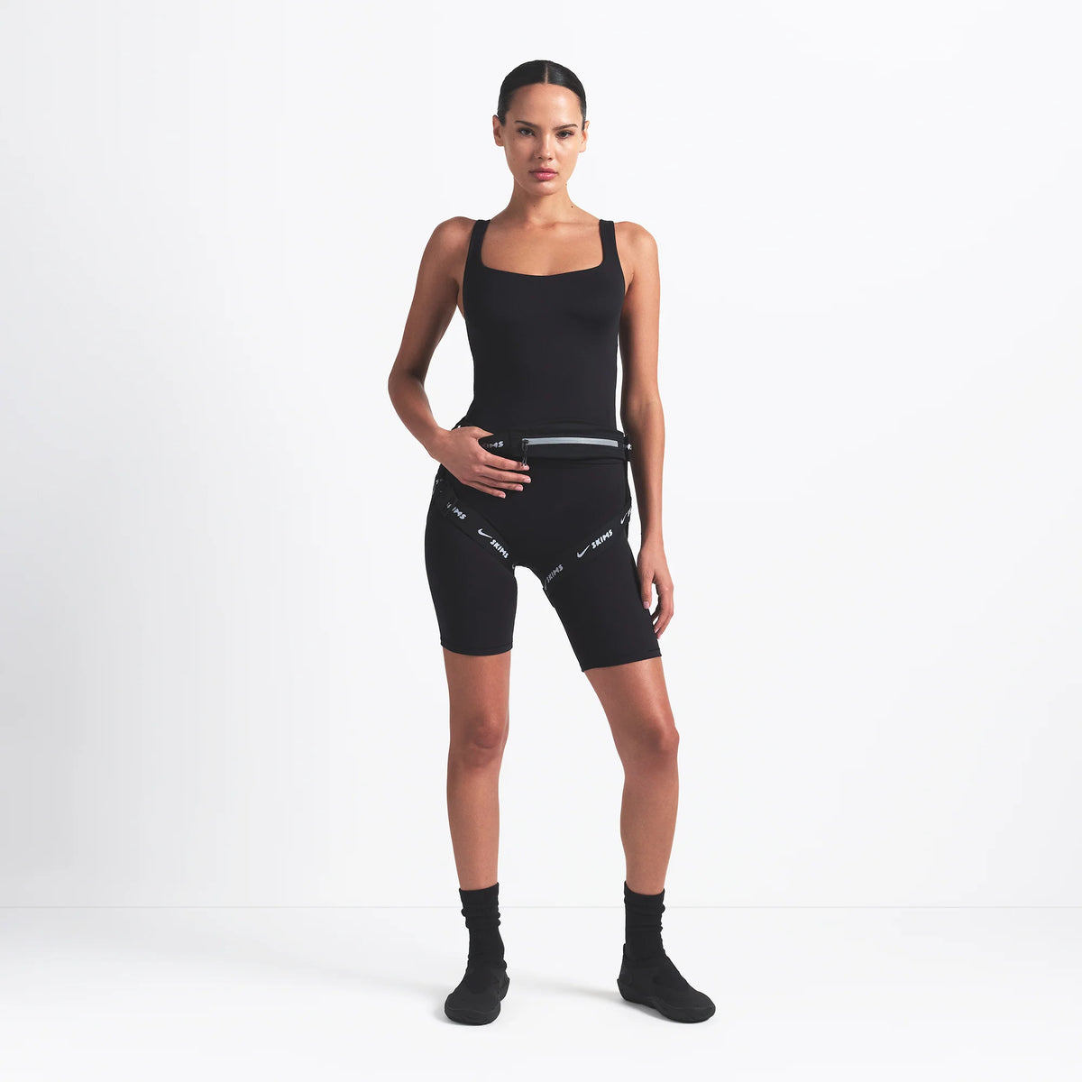 NikeSKIMS MATTE SQUARE NECK TANK | OBSIDIAN