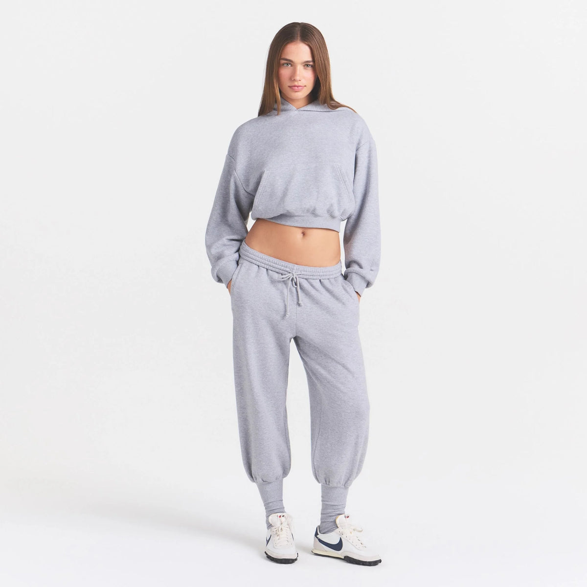 COTTON FLEECE CROPPED HOODIE WITH EMBOSSED LOGO | HEATHER GREY