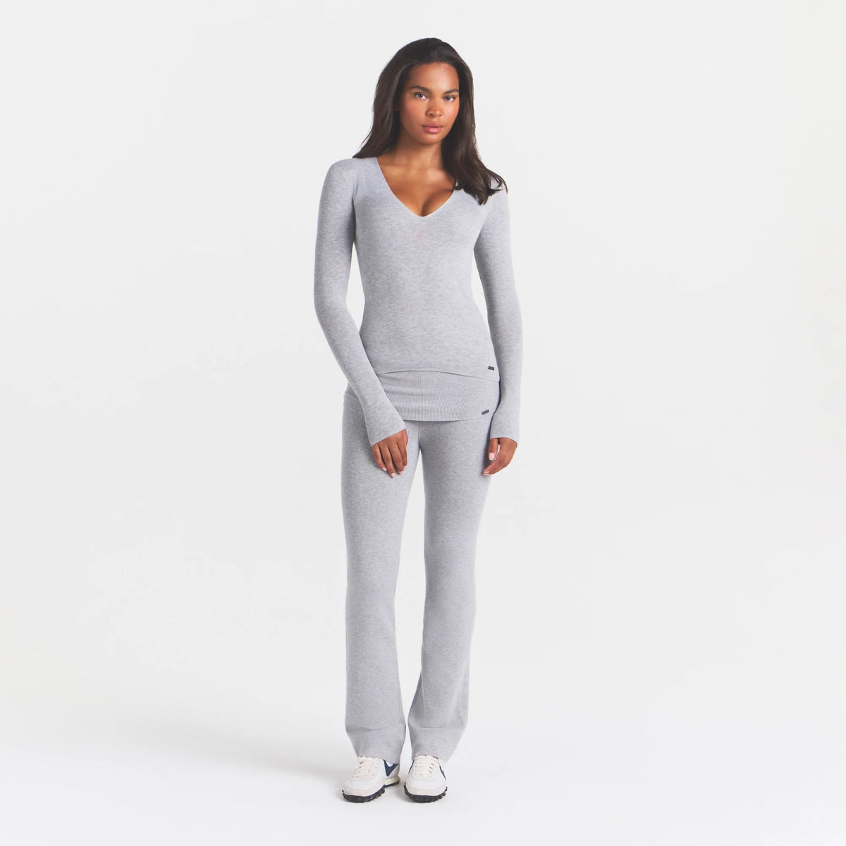 ESSENTIAL KNIT LONG SLEEVE V NECK | MID HEATHER GREY