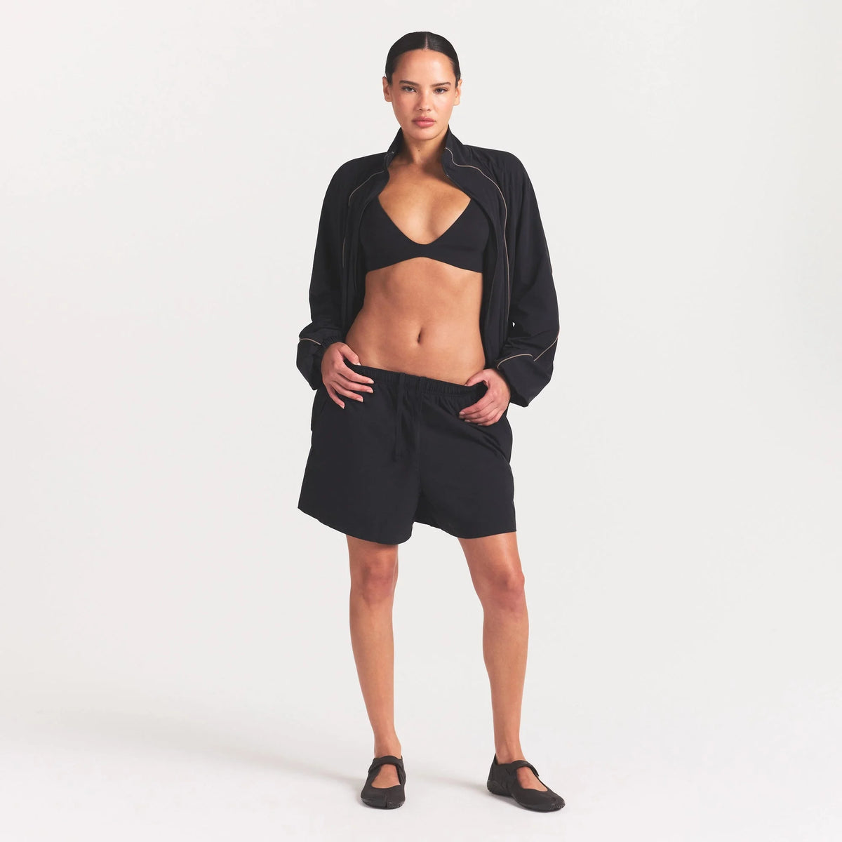 NikeSKIMS STRETCH NYLON 5" TRACK SHORT | OBSIDIAN
