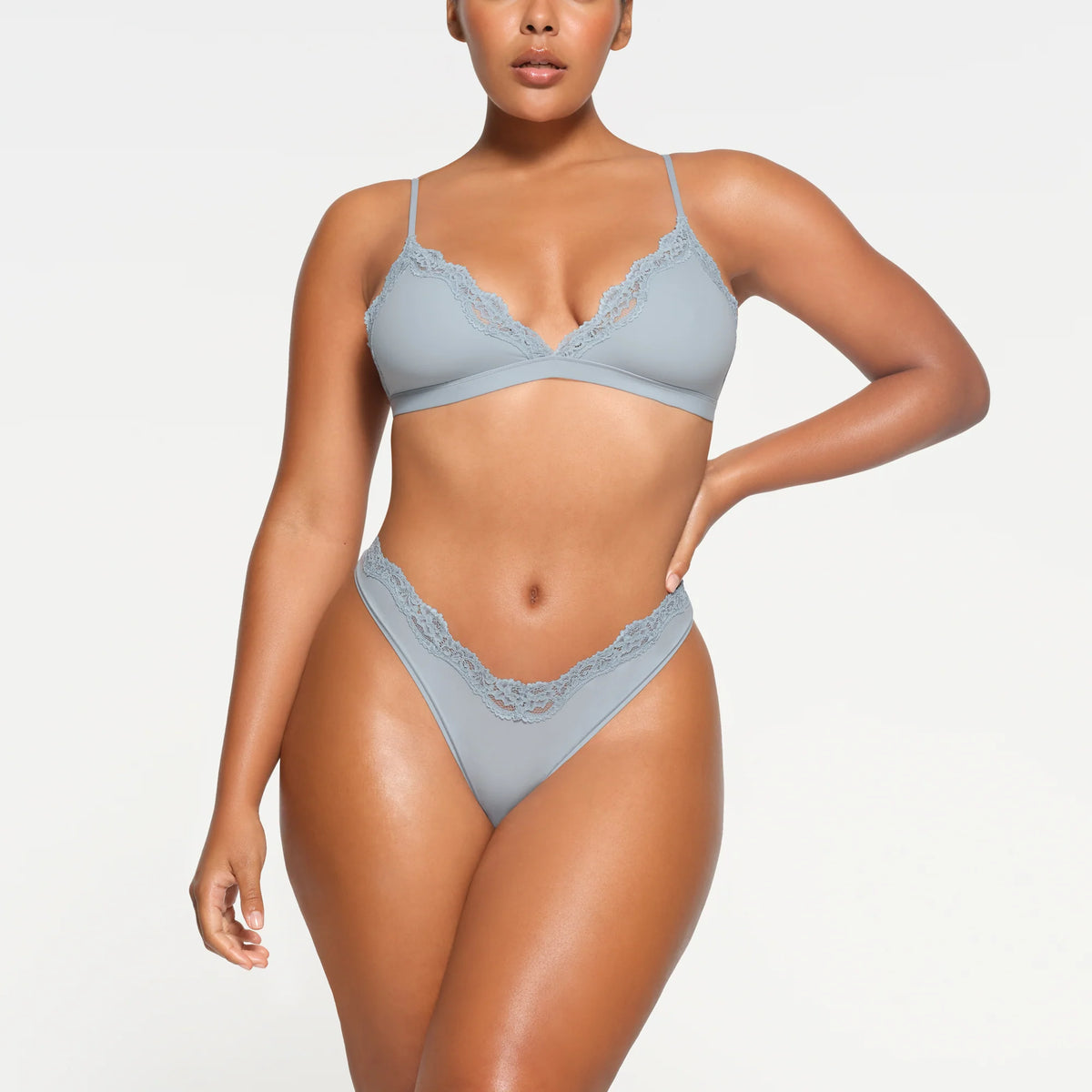 FITS EVERYBODY LACE TRIANGLE BRALETTE | DENIM