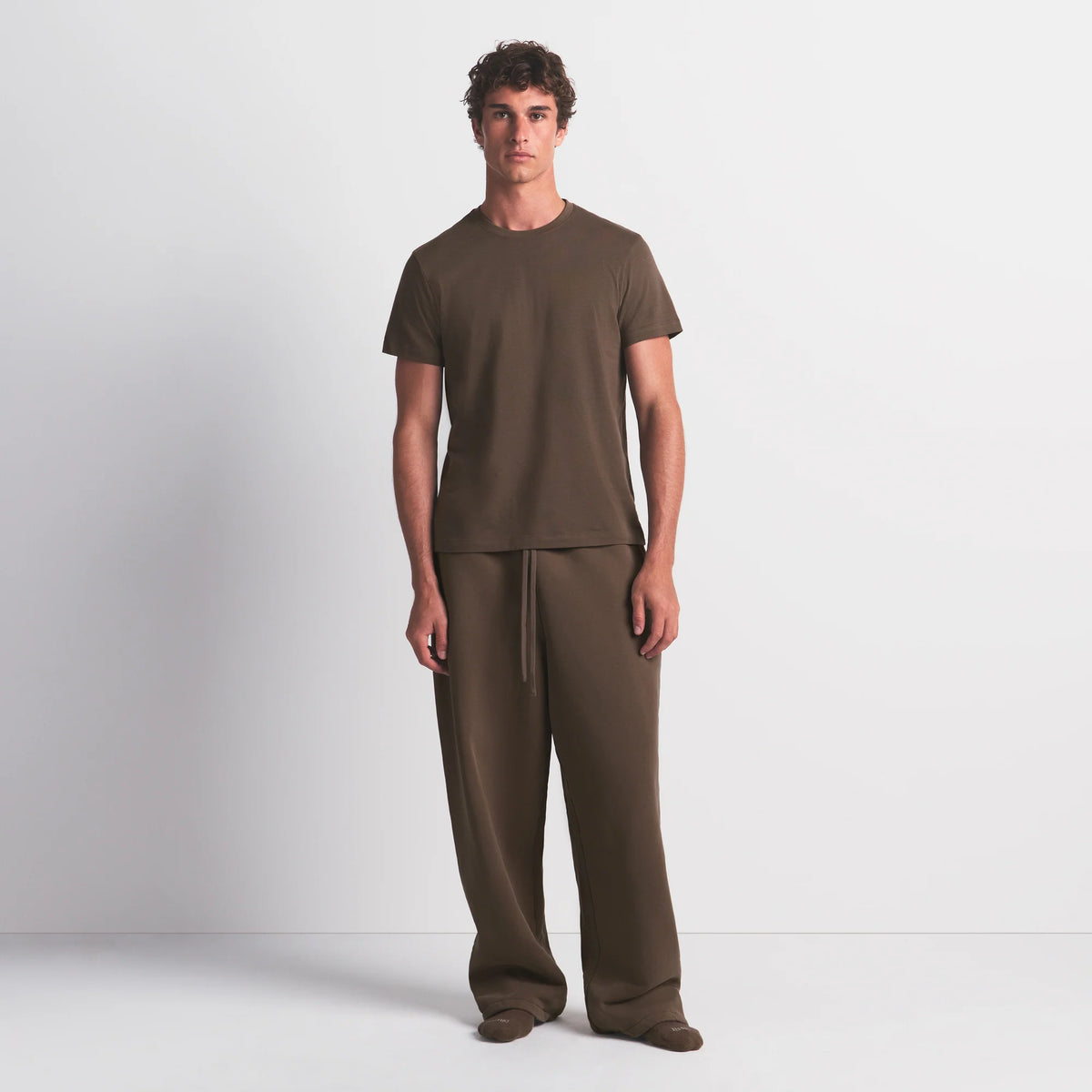SKIMS COTTON MENS CLASSIC T-SHIRT | DRIFTWOOD
