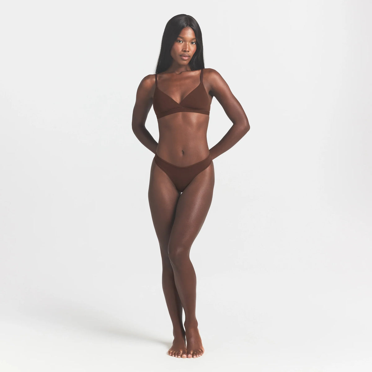 FITS EVERYBODY CROSSOVER BRALETTE | COCOA