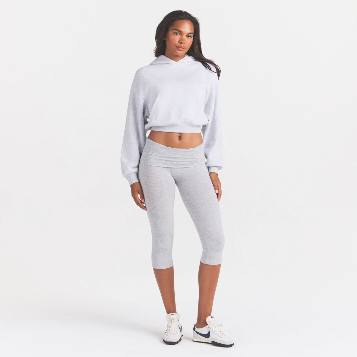 COTTON FLEECE CROPPED HOODIE WITH EMBOSSED LOGO | LIGHT HEATHER GREY
