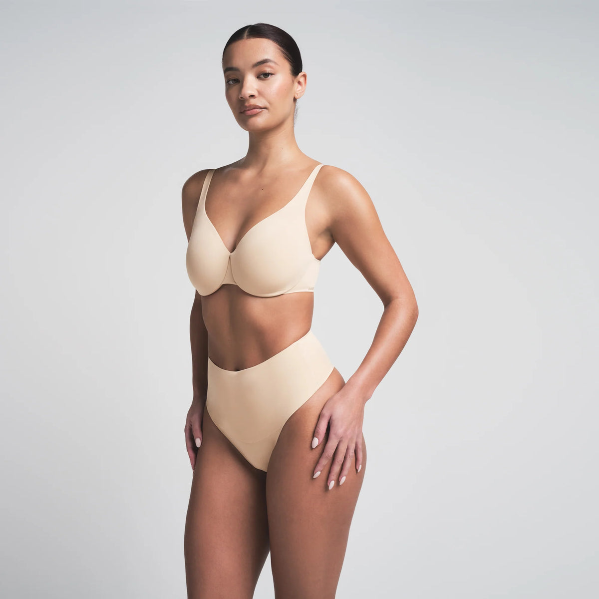 SMOOTHING INTIMATES UNLINED MINIMIZER BRA | SAND