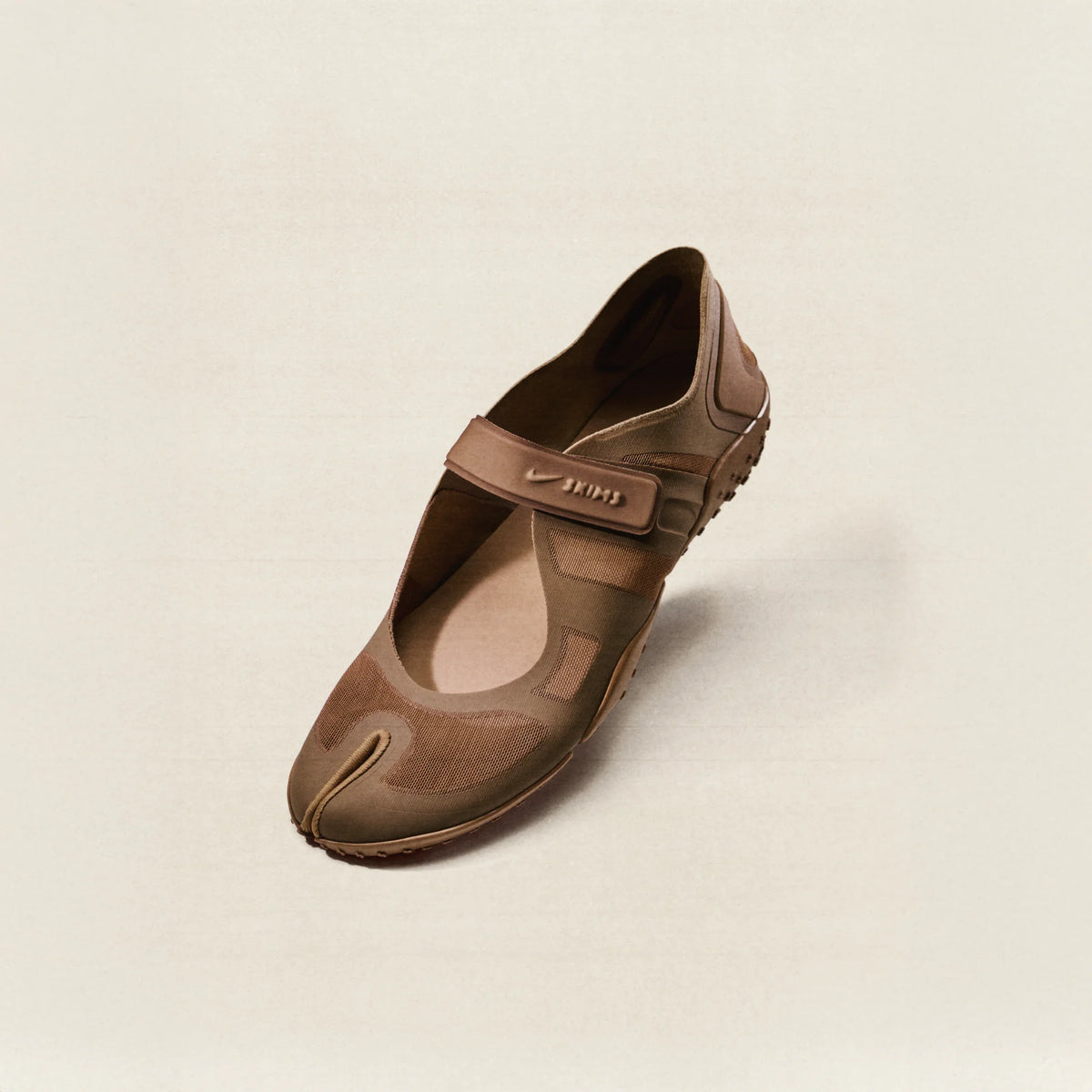 NikeSKIMS FOOTWEAR RIFT MESH | ARCHAEO BROWN