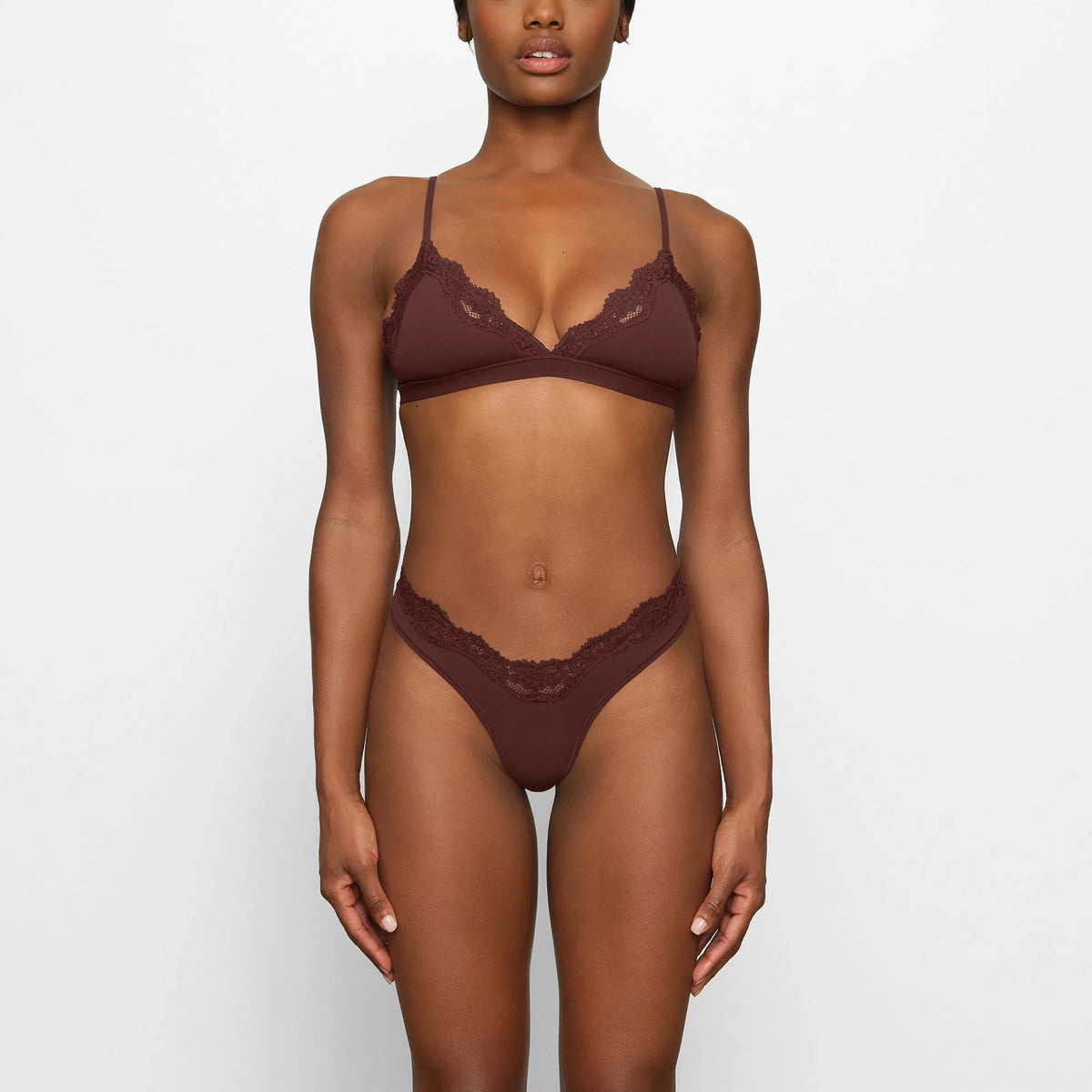FITS EVERYBODY LACE TRIANGLE BRALETTE | COCOA
