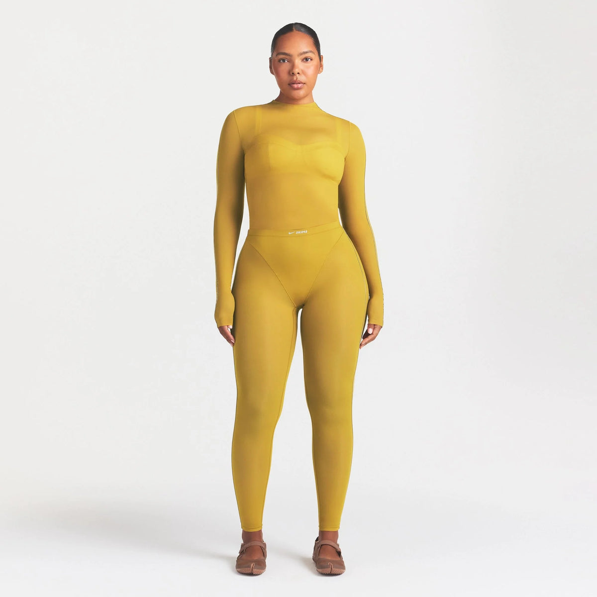 NikeSKIMS WEIGHTLESS LAYERS V-PANEL 28" LEGGING | CITRINE